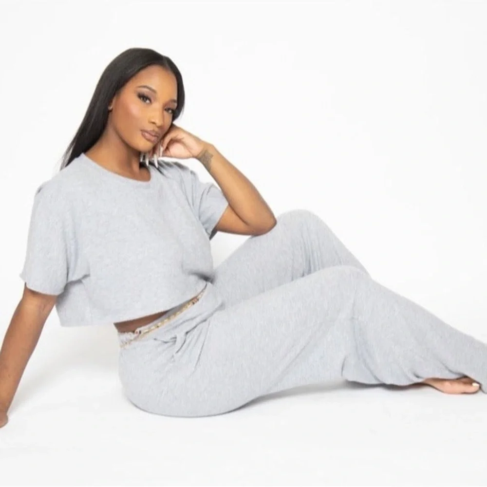 Soft grey two piece lounge set - Picture 6 of 8
